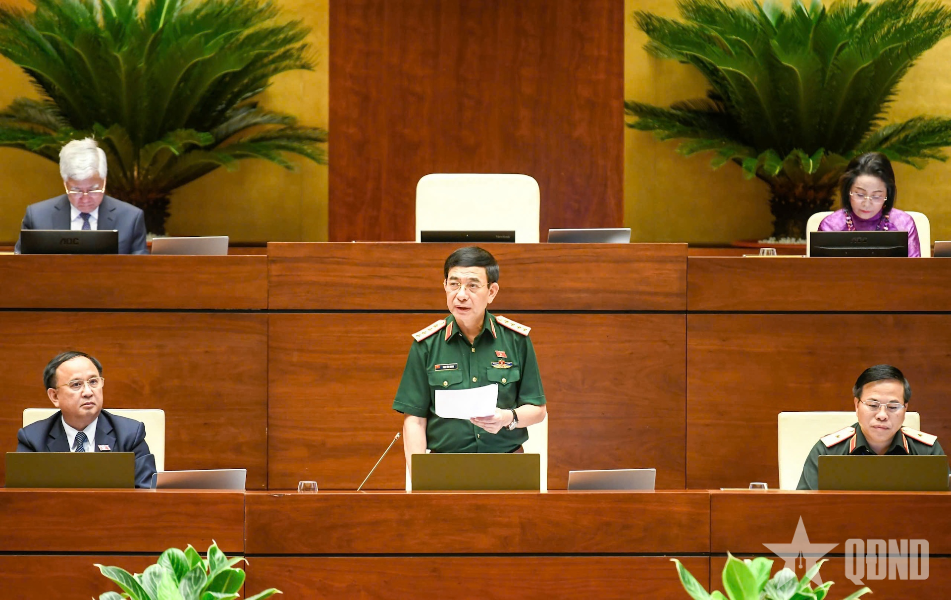 Đại tướng Phan Văn Giang tiếp thu ý kiến đại biểu Quốc hội về dự án Luật Phòng, chống phổ biến vũ khí hủy diệt hàng loạt